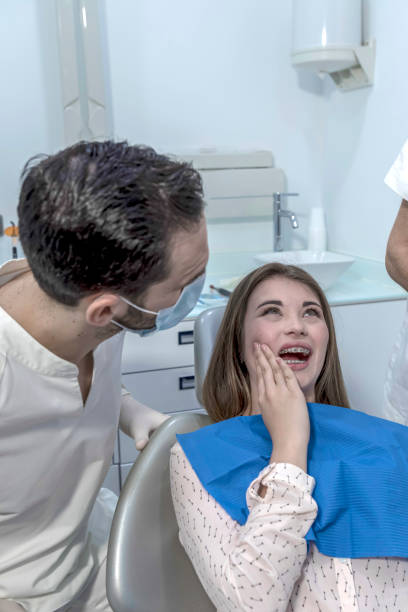Best Dentist Open Late Near Me  in Country Clu, FL